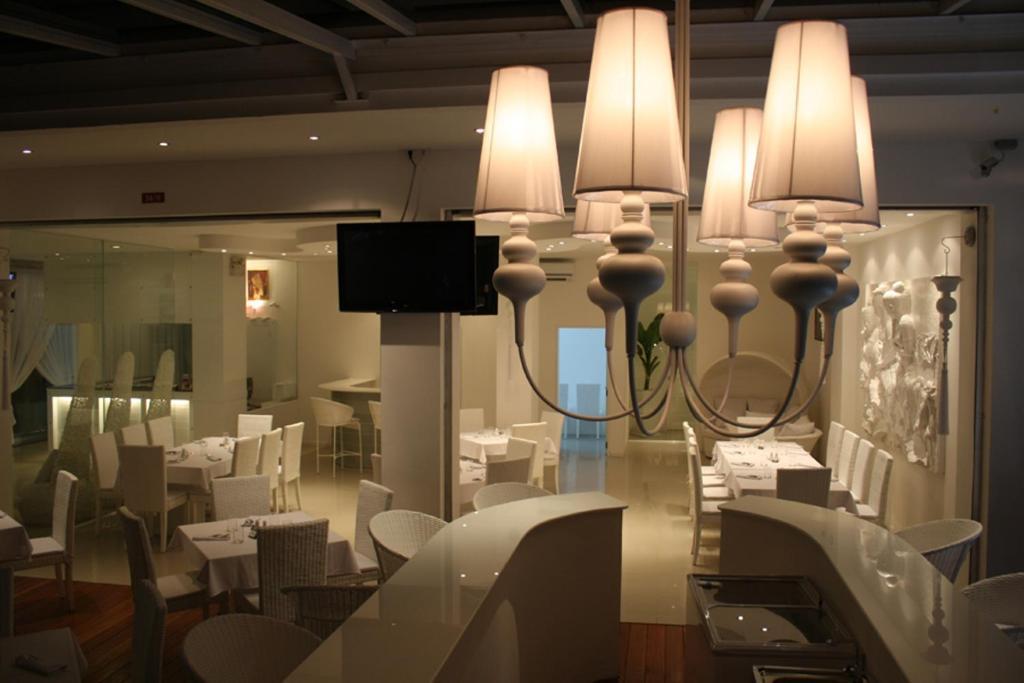 Hotel Santi White Phuket Exterior foto