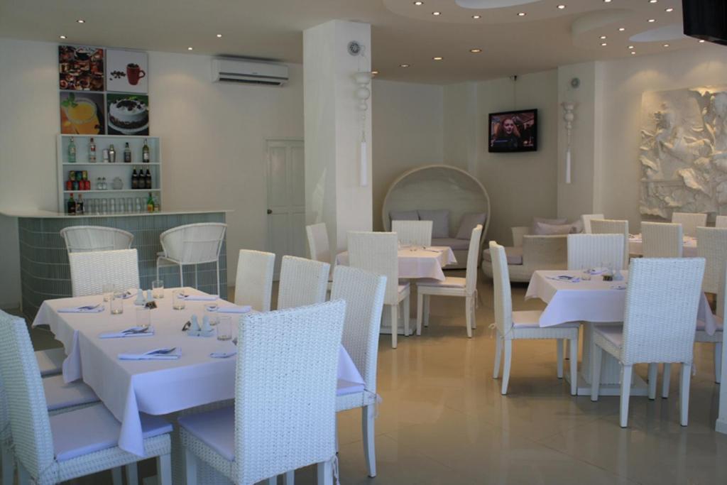 Hotel Santi White Phuket Exterior foto
